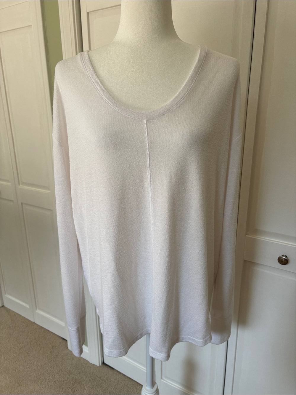 GAP White Long-Sleeve Scoop Neck Top